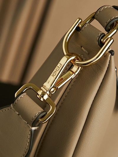 フェンディバッグ角部分ディテール